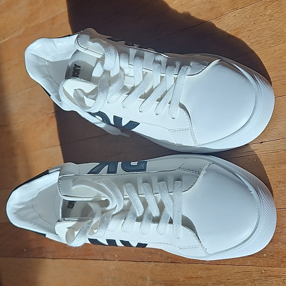 DKNY logo shoes - Picture 3 of 5